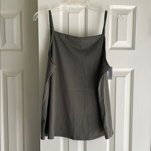 Green Sleeveless Boxy Camisole Top for women in size Large. NWTA